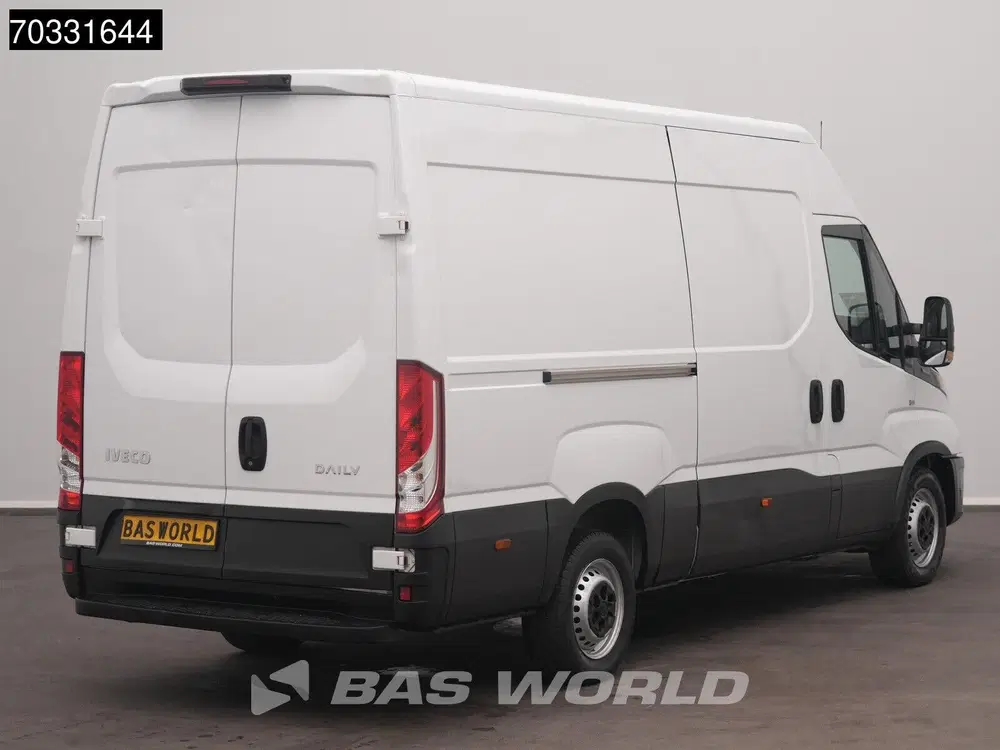 Iveco Daily L2H2 Airco Cruise 3500kg trekgewicht Euro6 uit 2021, foto 2