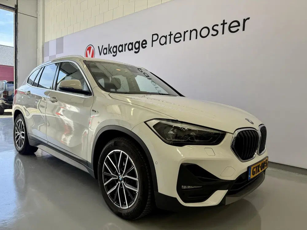 BMW X1 xDrive25e High Executive Carplay uit 2022