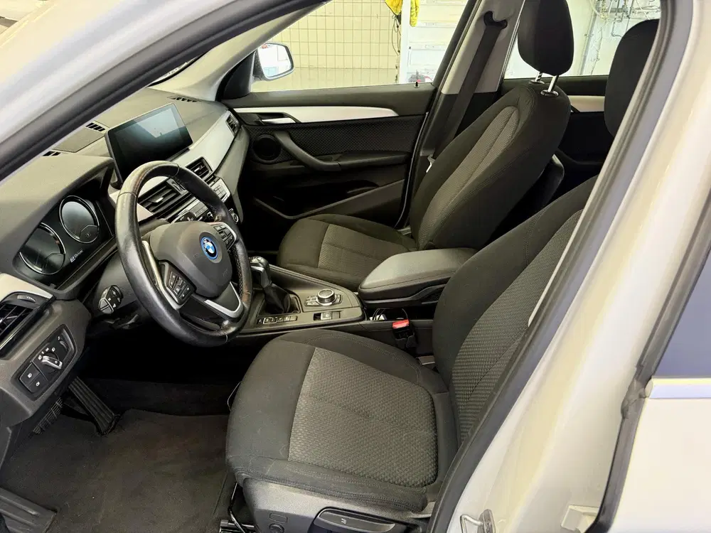 BMW X1 xDrive25e High Executive Carplay uit 2022, foto 5