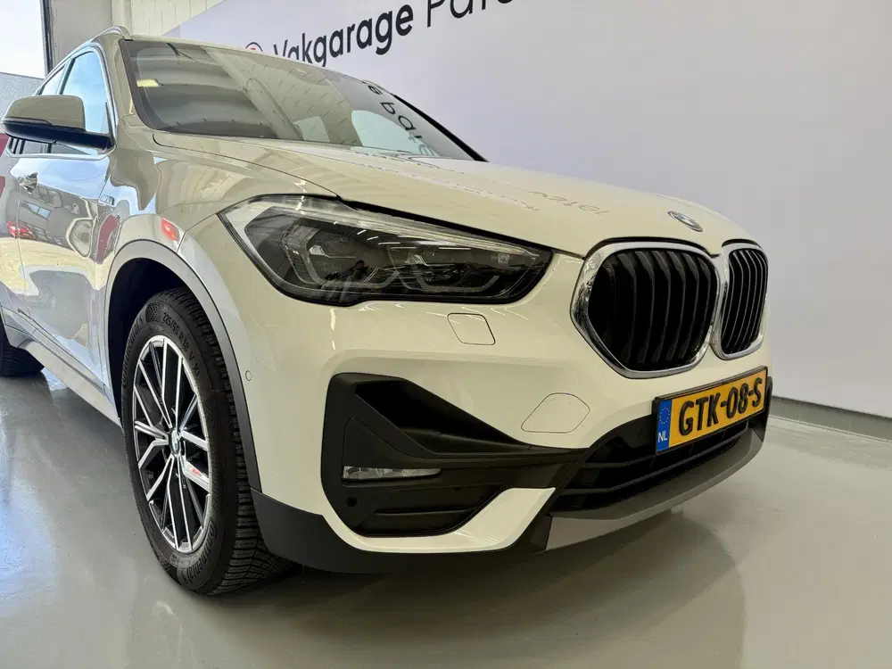 BMW X1 xDrive25e High Executive Carplay uit 2022, foto 8