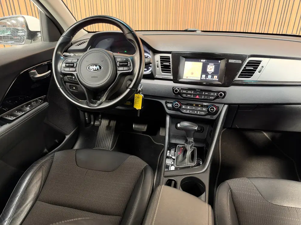 Kia Niro 1.6 GDi Hybrid ExecutiveLine uit 2019, foto 11