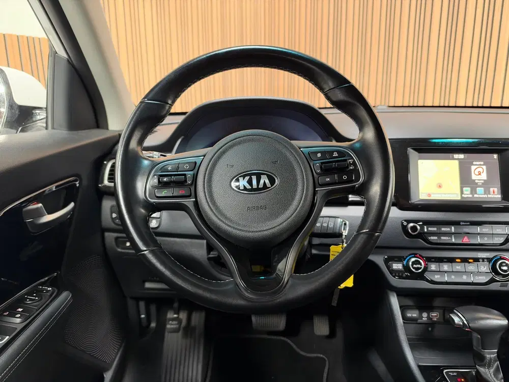 Kia Niro 1.6 GDi Hybrid ExecutiveLine uit 2019, foto 12
