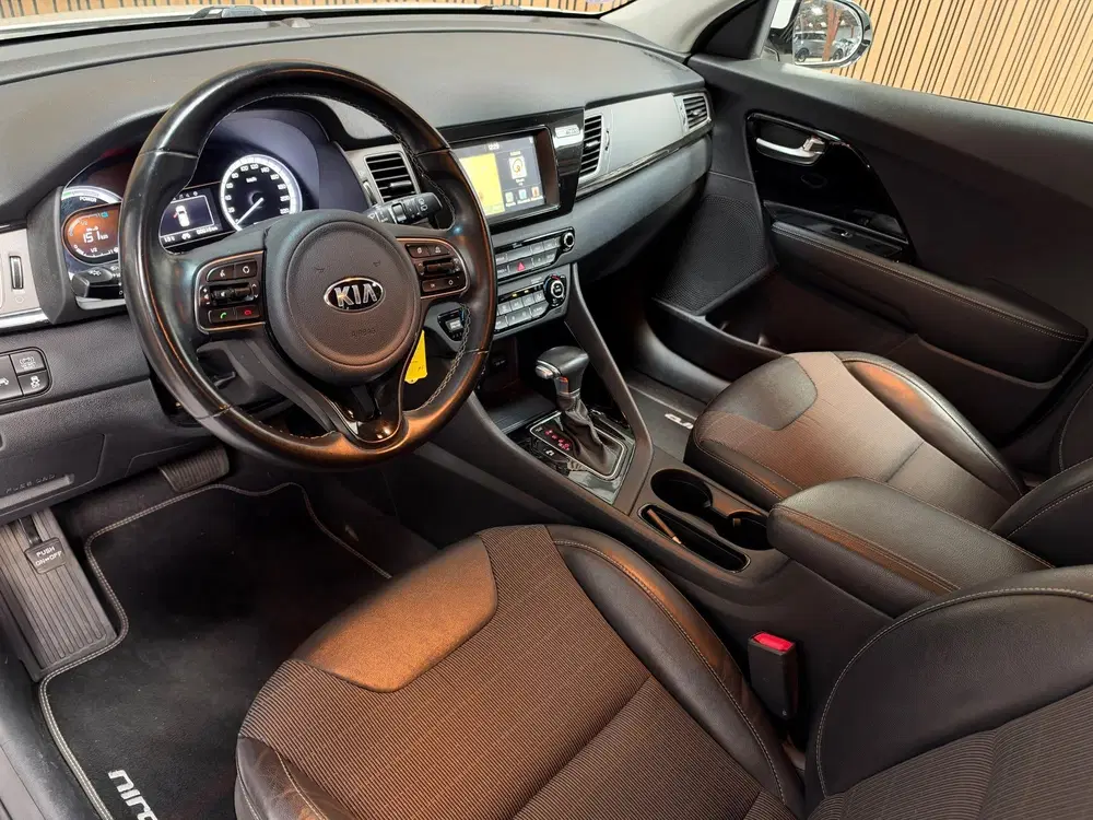 Kia Niro 1.6 GDi Hybrid ExecutiveLine uit 2019, foto 13