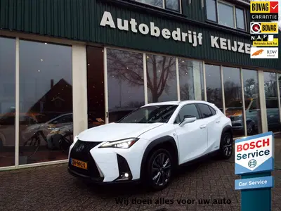 Lexus UX 250h F Sport First Edition NL AUTO-TREKHAA uit 2019