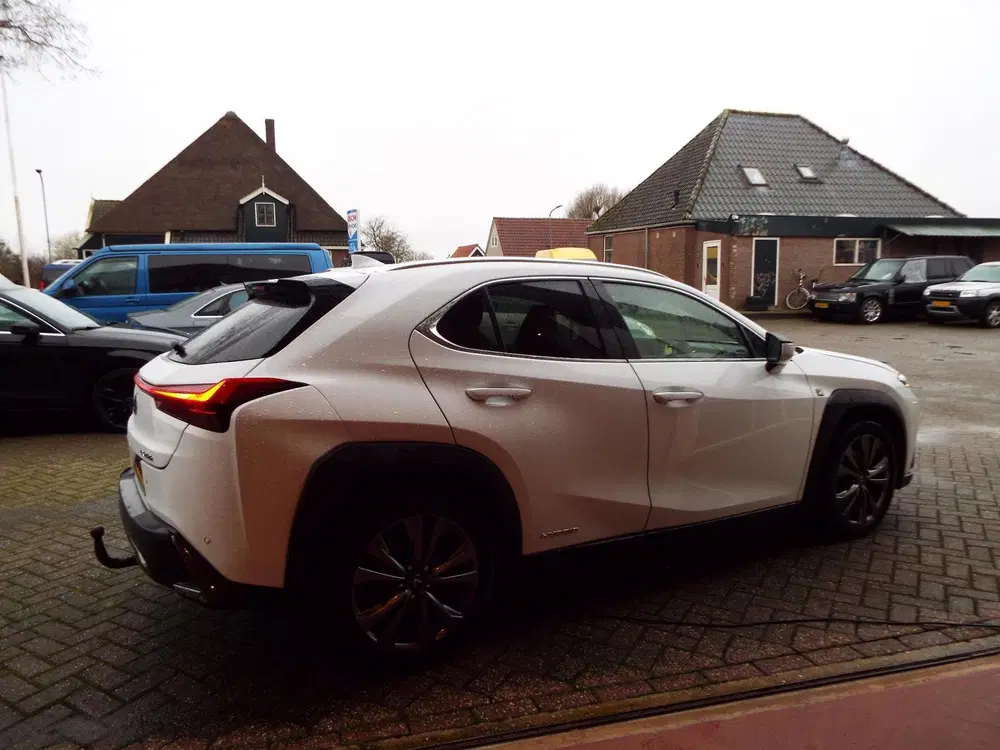 Lexus UX 250h F Sport First Edition NL AUTO-TREKHAA uit 2019, foto 9