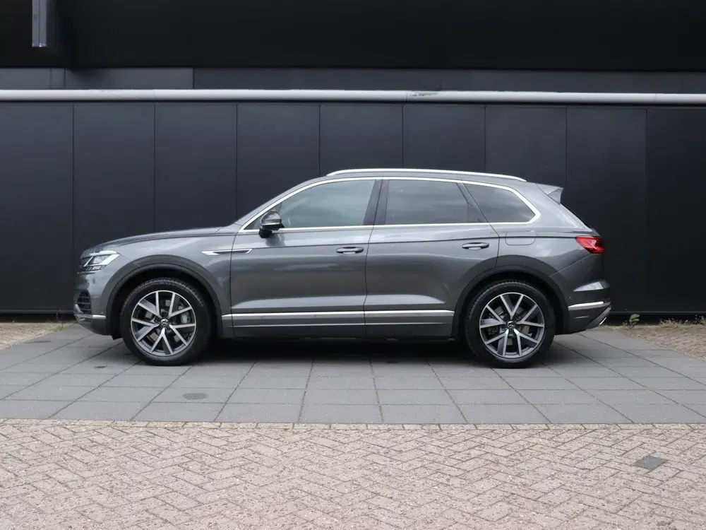 Volkswagen Touareg 3.0 TSi 4MOTION uit 2021, foto 2