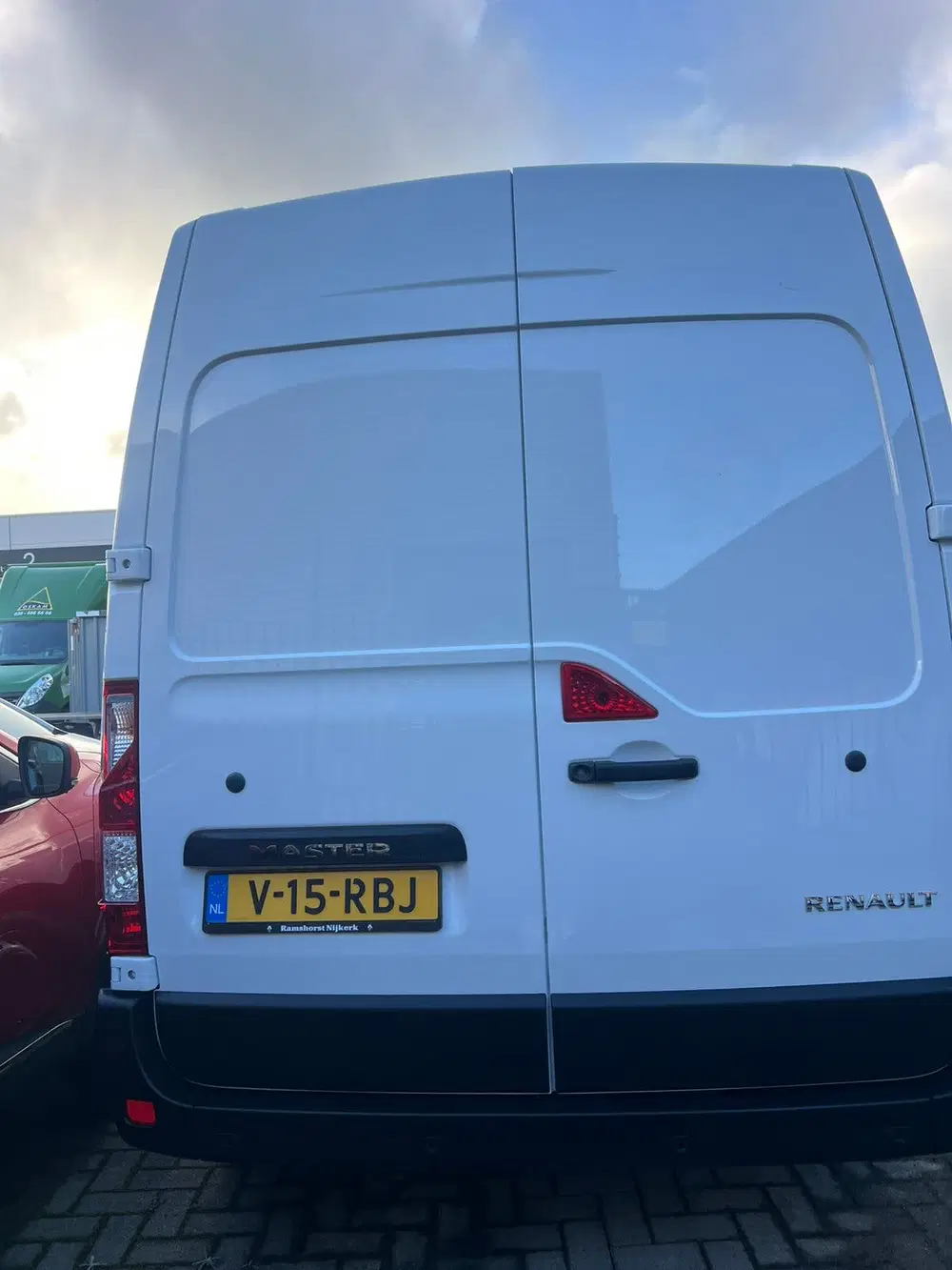 Renault Master GB 2.3 dCi 135pk L2h2 T35 FWD 2024 Wit uit 2024, foto 3