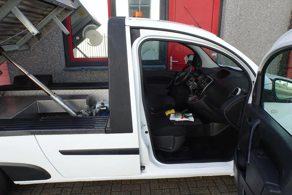 Renault Kangoo 1.5 Blue dCi 95 Comfort Maxi kipper uit 2022, foto 12