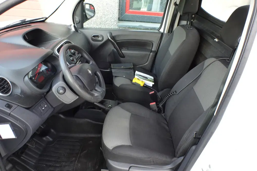Renault Kangoo 1.5 Blue dCi 95 Comfort Maxi kipper uit 2022, foto 9
