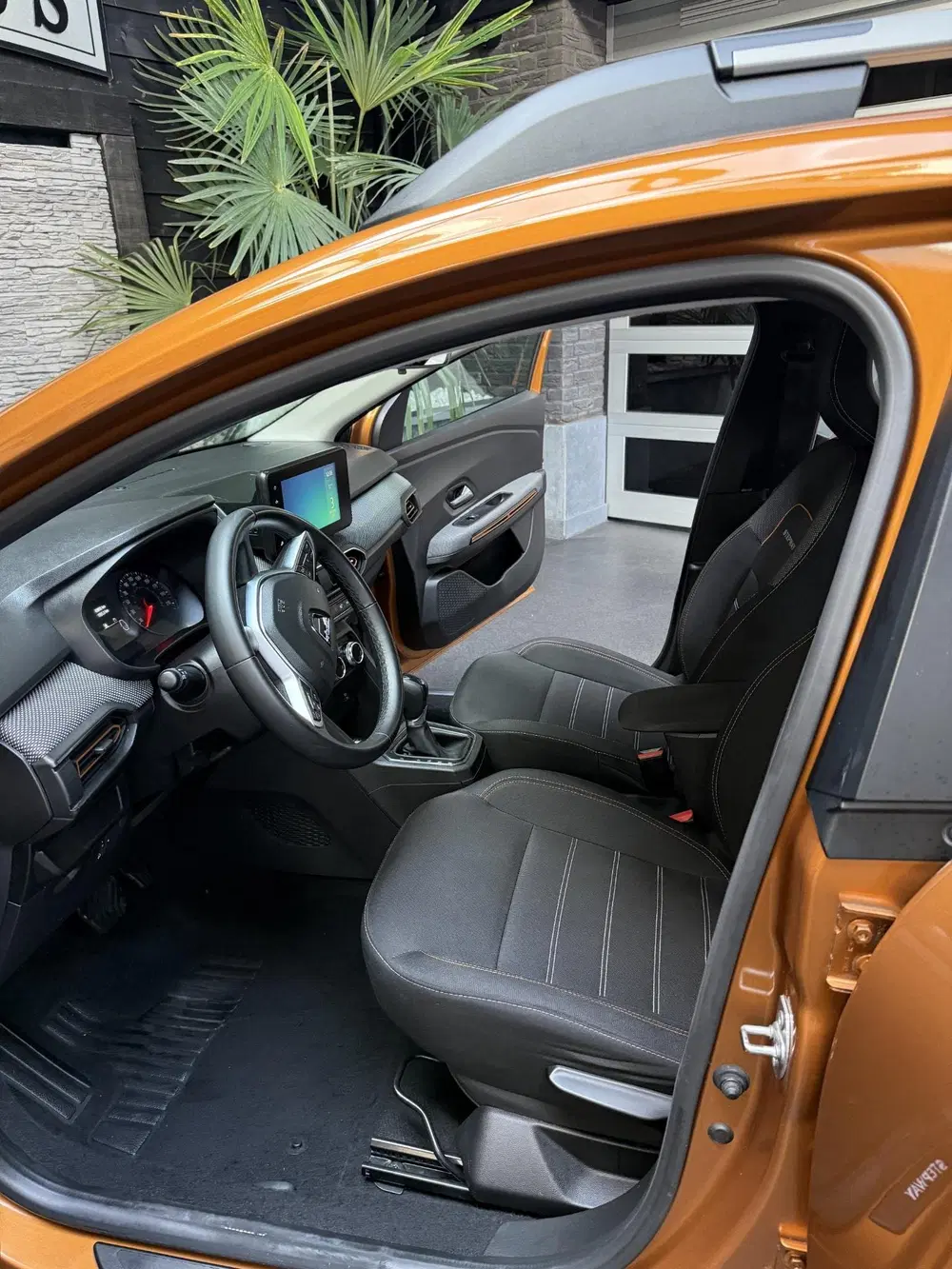Dacia Sandero 1.0 TCe 90 Comfort Automaat uit 2021, foto 9