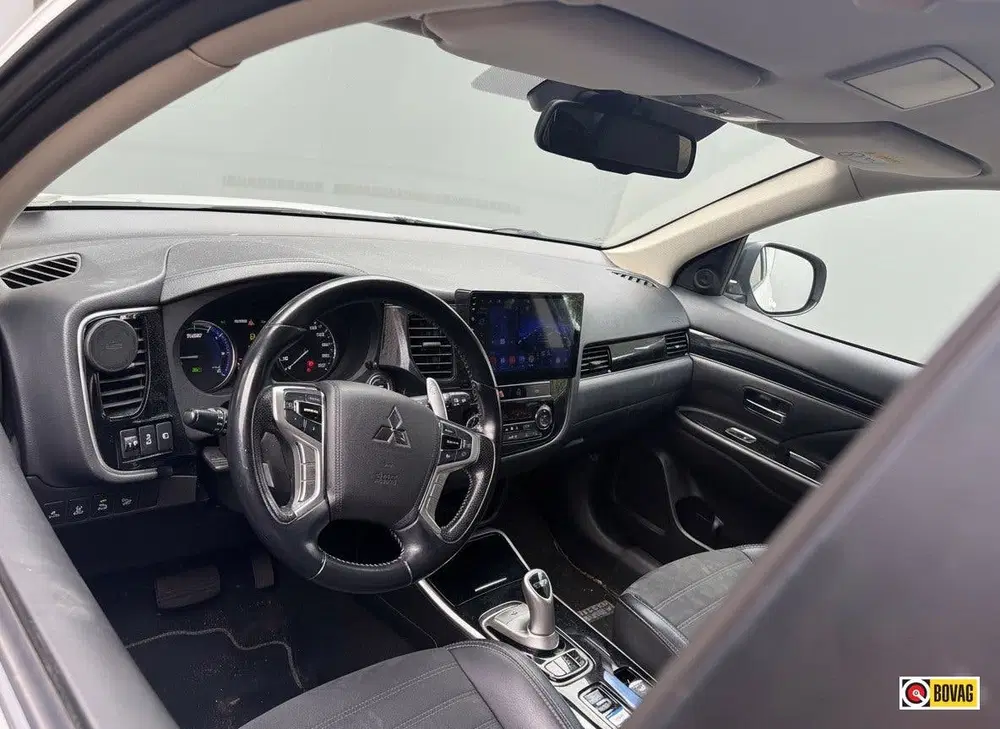 Mitsubishi Outlander 2.4 PHEV Pure+ CARPLAY DODEHOEKDETECTIE uit 2019, foto 10