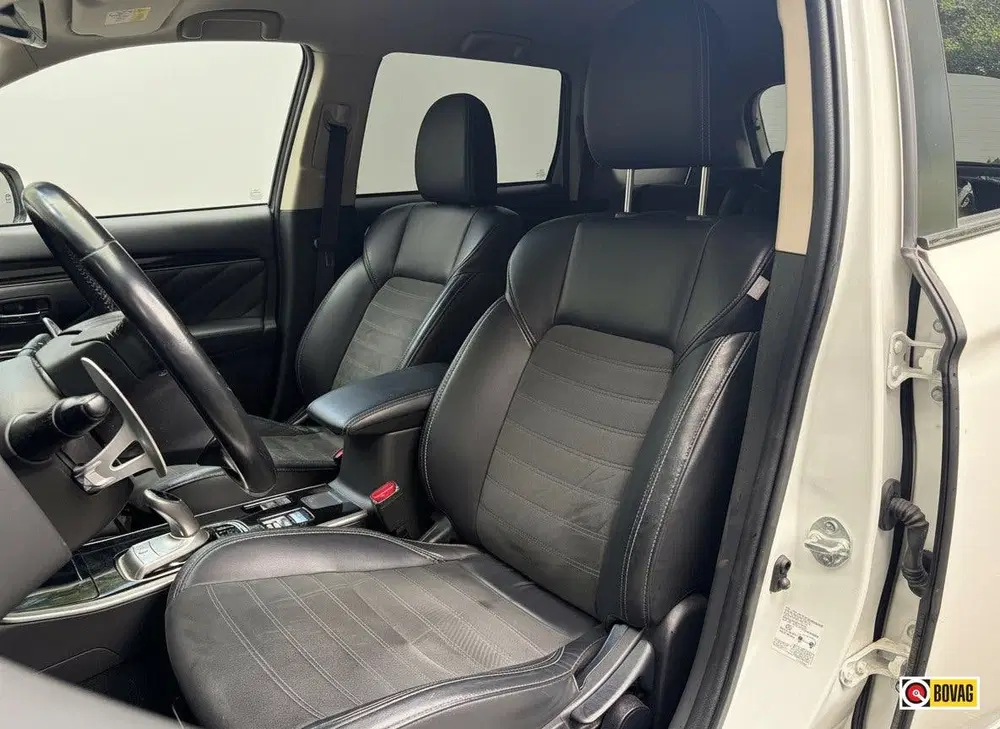 Mitsubishi Outlander 2.4 PHEV Pure+ CARPLAY DODEHOEKDETECTIE uit 2019, foto 11