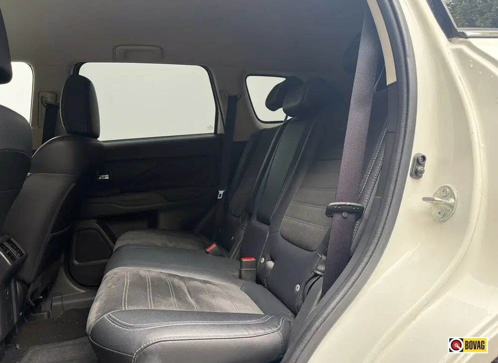 Mitsubishi Outlander 2.4 PHEV Pure+ CARPLAY DODEHOEKDETECTIE uit 2019, foto 12