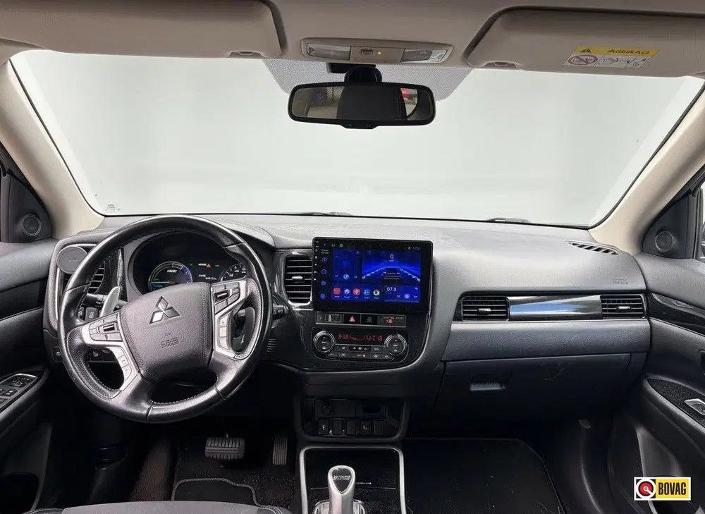 Mitsubishi Outlander 2.4 PHEV Pure+ CARPLAY DODEHOEKDETECTIE uit 2019, foto 13