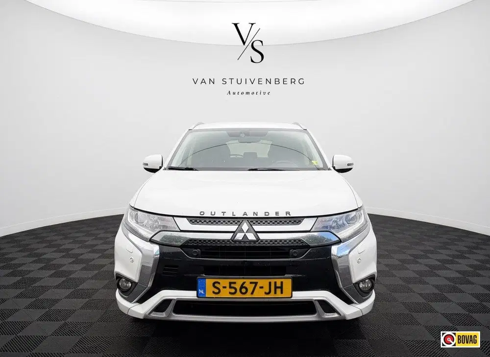 Mitsubishi Outlander 2.4 PHEV Pure+ CARPLAY DODEHOEKDETECTIE uit 2019, foto 3