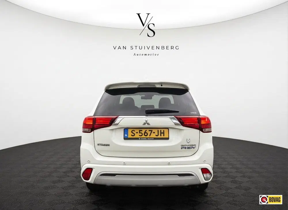Mitsubishi Outlander 2.4 PHEV Pure+ CARPLAY DODEHOEKDETECTIE uit 2019, foto 6