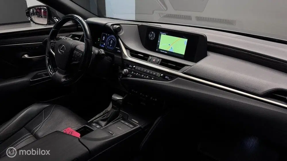 Lexus ES 300h Executive Line uit 2021, foto 8