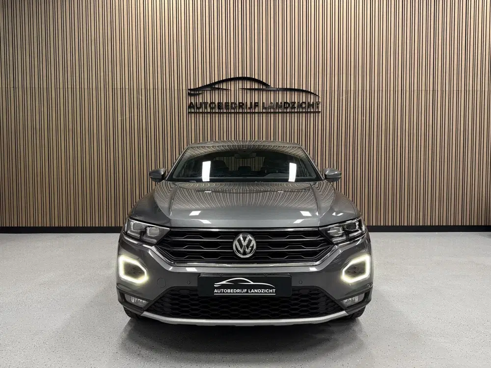 Volkswagen T-Roc 1.5 TSI uit 2020, foto 2
