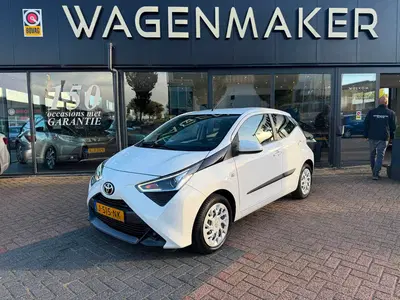 Toyota Aygo 1.0 VVT-i x-play AUTOMAAT uit 2020