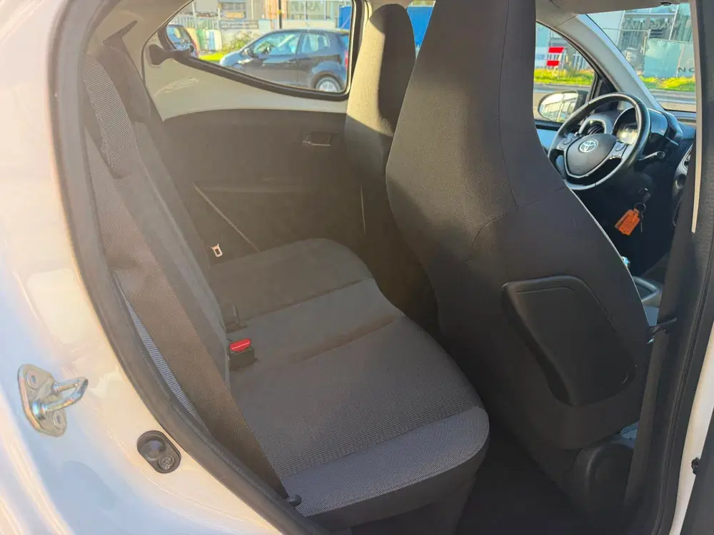 Toyota Aygo 1.0 VVT-i x-play AUTOMAAT uit 2020, foto 12