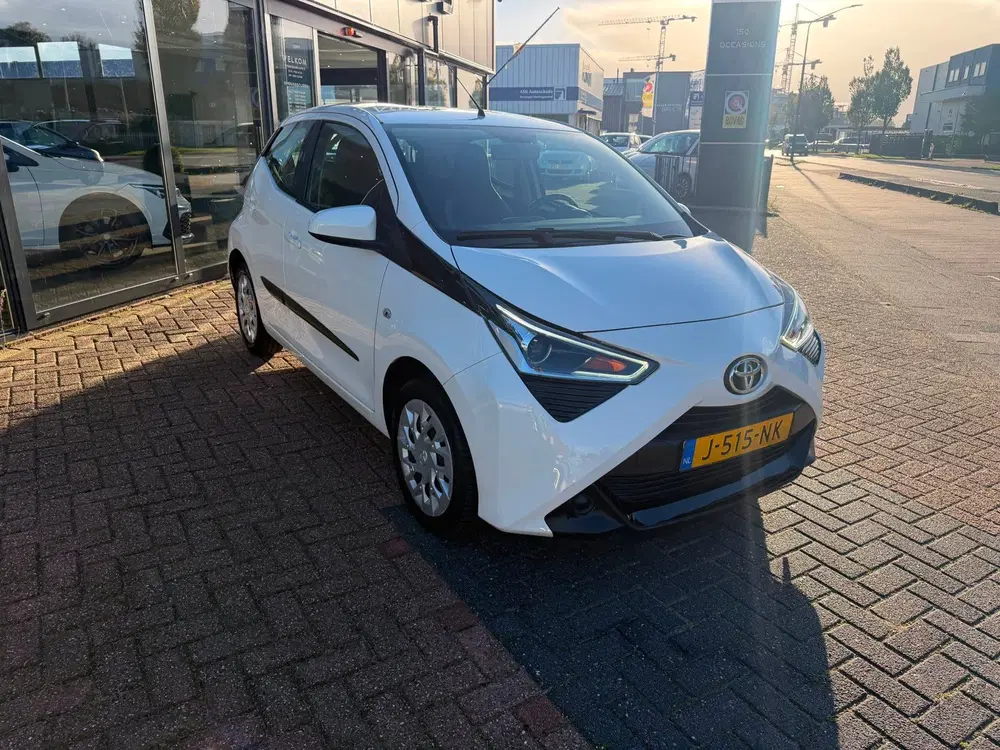 Toyota Aygo 1.0 VVT-i x-play AUTOMAAT uit 2020, foto 6