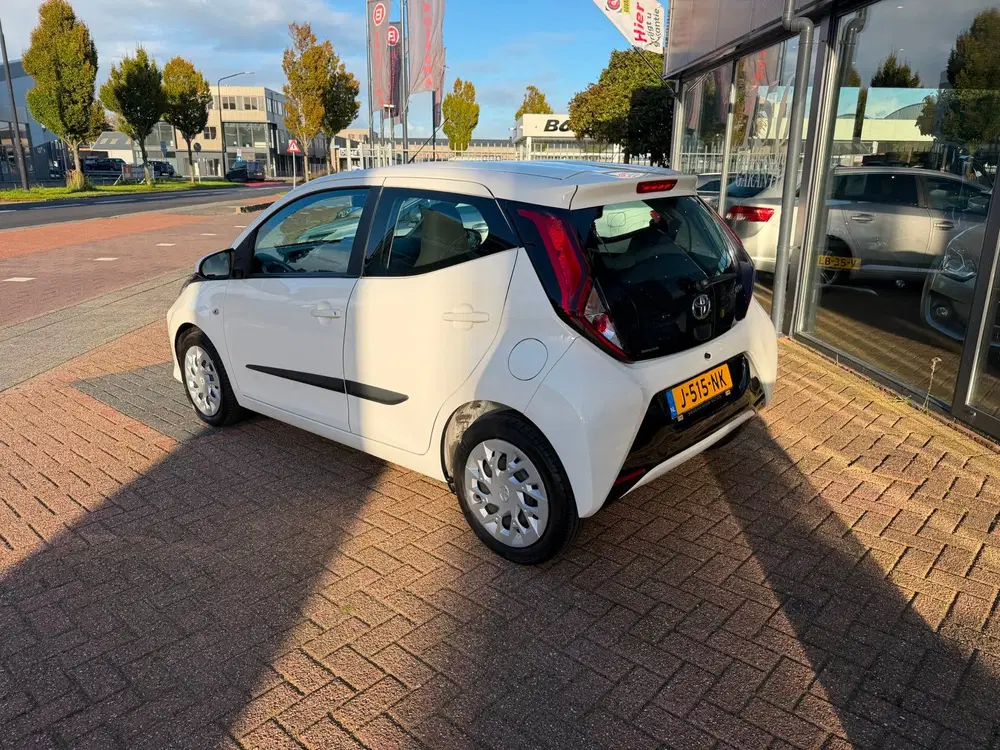 Toyota Aygo 1.0 VVT-i x-play AUTOMAAT uit 2020, foto 8
