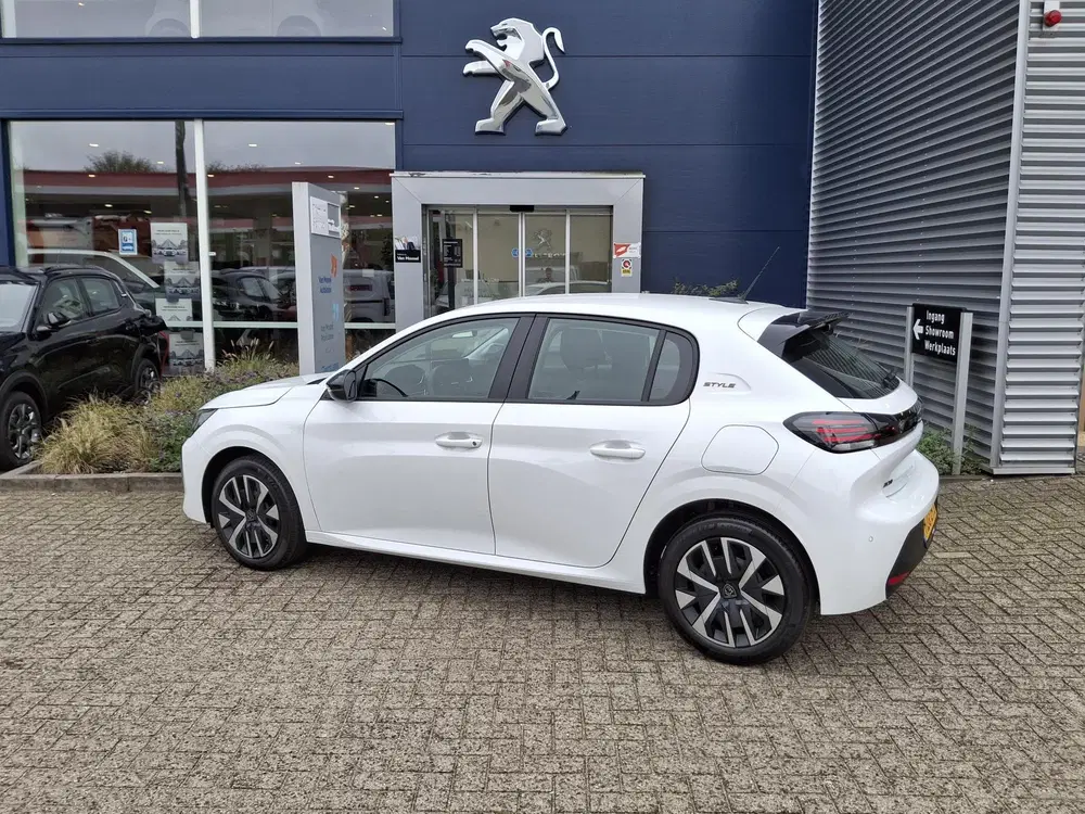 Peugeot 208 1.2 Hybrid 110 e-DCS6 Style uit 2025, foto 6
