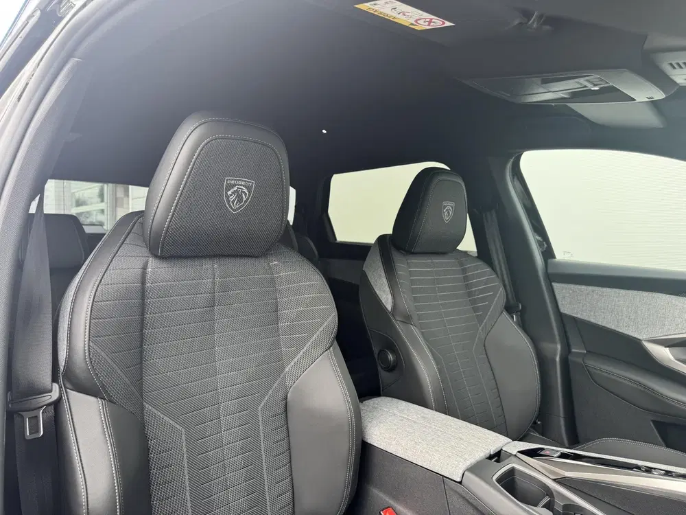 Peugeot 5008 1.2 Hybrid 145 GT 7p uit 2025, foto 12