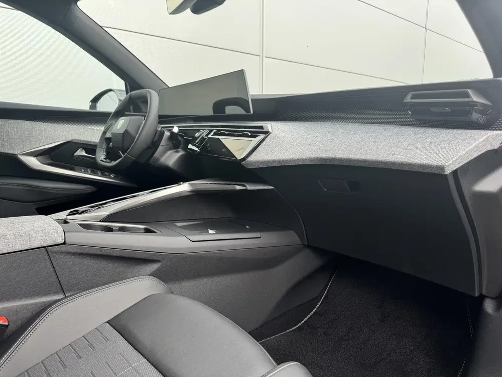 Peugeot 5008 1.2 Hybrid 145 GT 7p uit 2025, foto 13