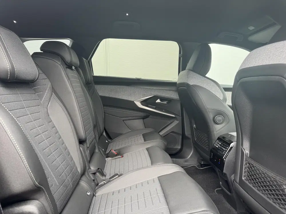 Peugeot 5008 1.2 Hybrid 145 GT 7p uit 2025, foto 14