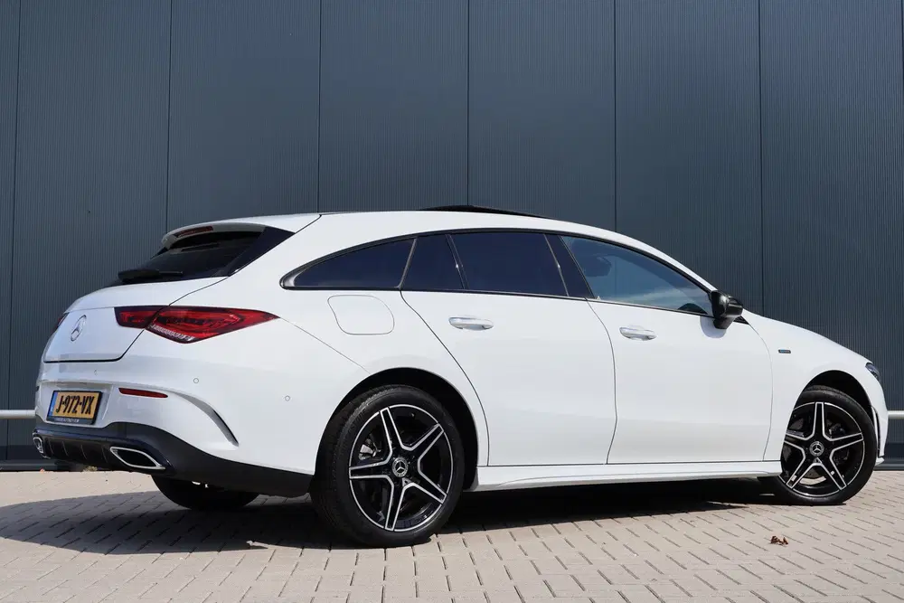 Mercedes-Benz CLA 250 e AMG Limited uit 2020, foto 10