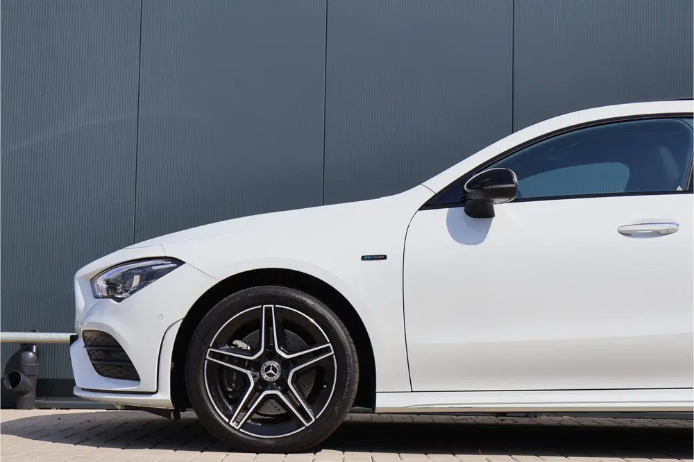 Mercedes-Benz CLA 250 e AMG Limited uit 2020, foto 13