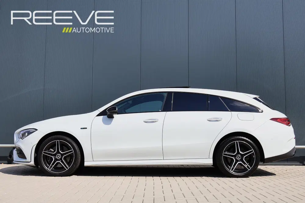 Mercedes-Benz CLA 250 e AMG Limited uit 2020, foto 2