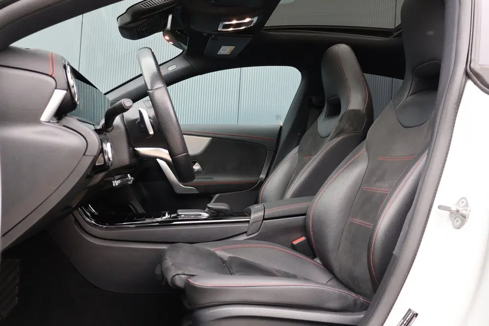 Mercedes-Benz CLA 250 e AMG Limited uit 2020, foto 5