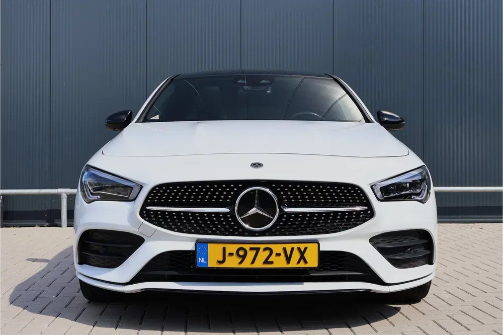 Mercedes-Benz CLA 250 e AMG Limited uit 2020, foto 9