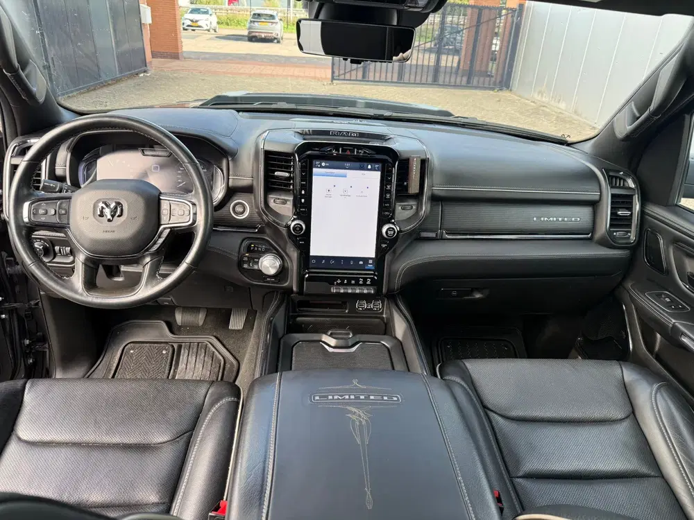 Dodge RAM 2024 Zwart uit 2024, foto 11