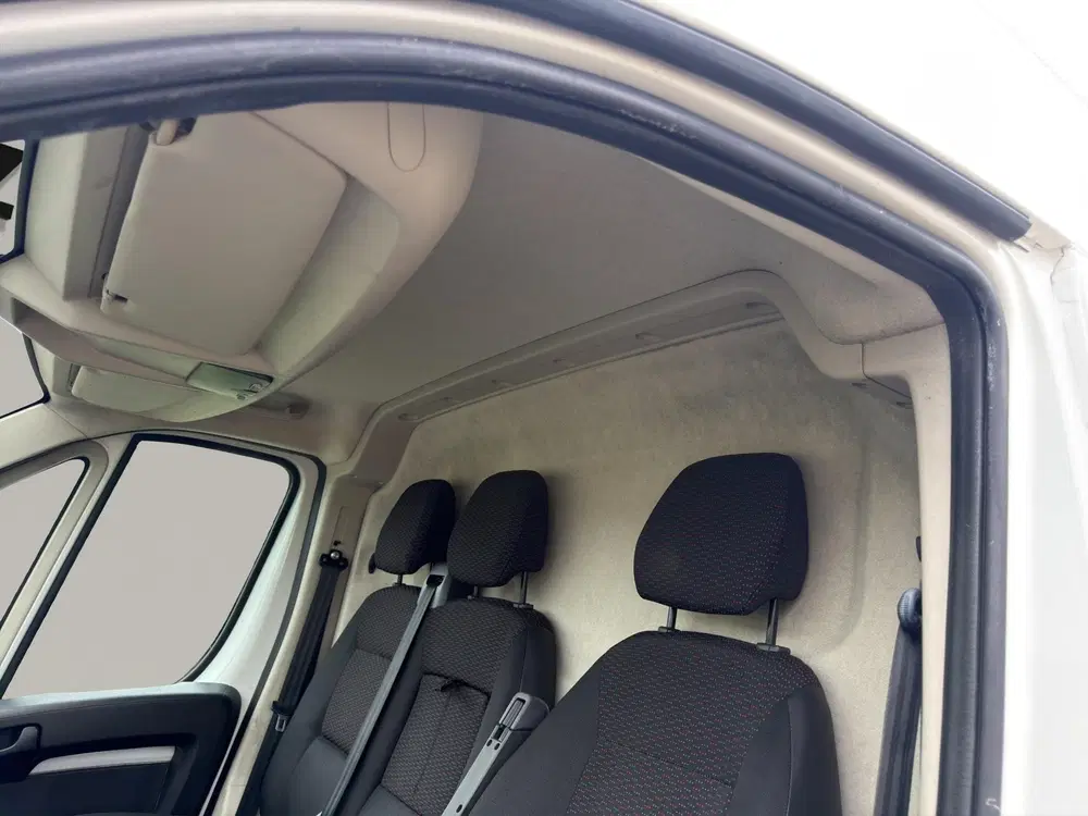 Citroën Jumper Citroen Jumper 30 2.2 BlueHDi 140 L2H2 Clu uit 2021, foto 13