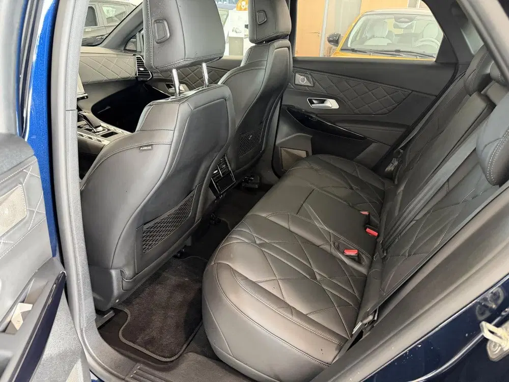 DS Automobiles DS 7 DS DS 7 1.6 PHEV 300 4x4 Pallas Panoramada uit 2025, foto 13