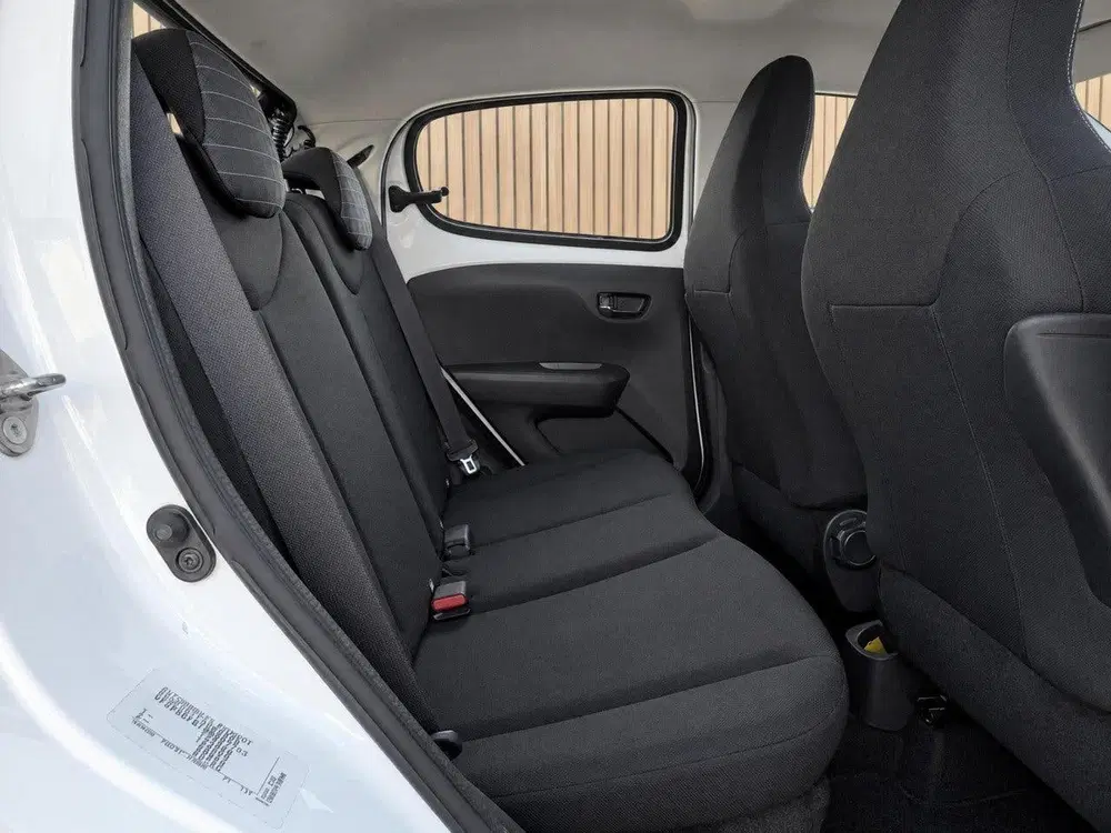 Peugeot 108 1.0 e-VTi Allure uit 2021, foto 13