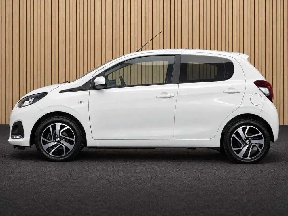 Peugeot 108 1.0 e-VTi Allure uit 2021, foto 9