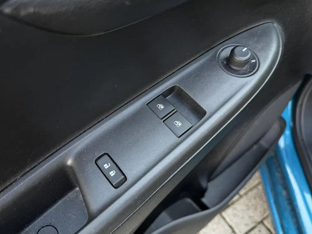 Opel Karl 1.0 ecoFLEX 120 Jaar Edition uit 2019, foto 11
