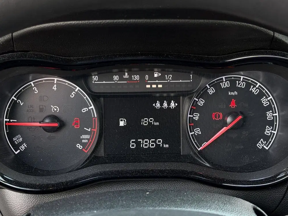 Opel Karl 1.0 ecoFLEX 120 Jaar Edition uit 2019, foto 13