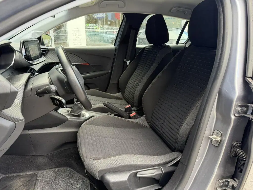 Peugeot 208 1.2 PureTech Active Pack uit 2021, foto 13