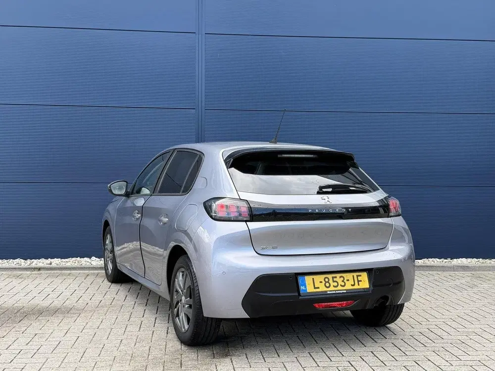 Peugeot 208 1.2 PureTech Active Pack uit 2021, foto 4