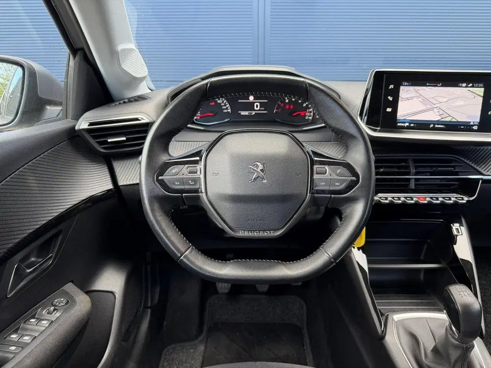 Peugeot 208 1.2 PureTech Active Pack uit 2021, foto 9