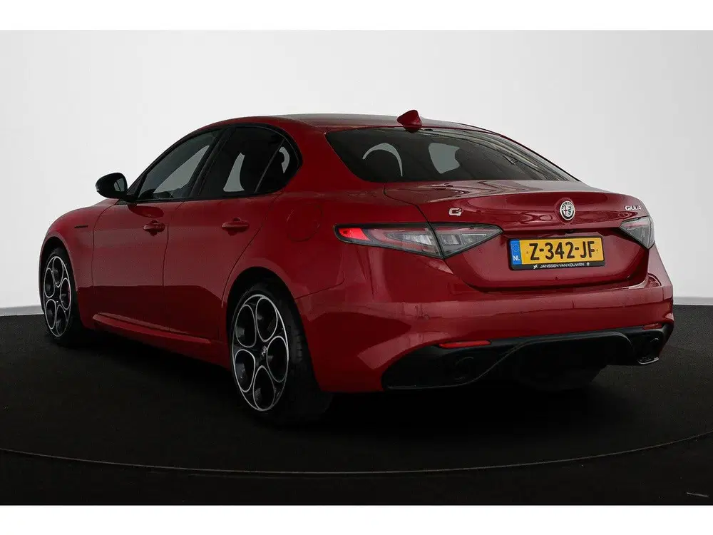 Alfa Romeo Giulia 2.0 T GME AWD Competizione 280PK Facelift uit 2024, foto 4