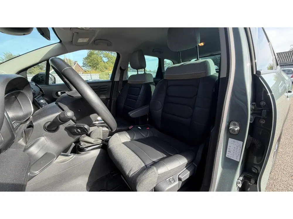 Citroën C3 Aircross 1.2 PureTech Shine Automaat uit 2022, foto 15