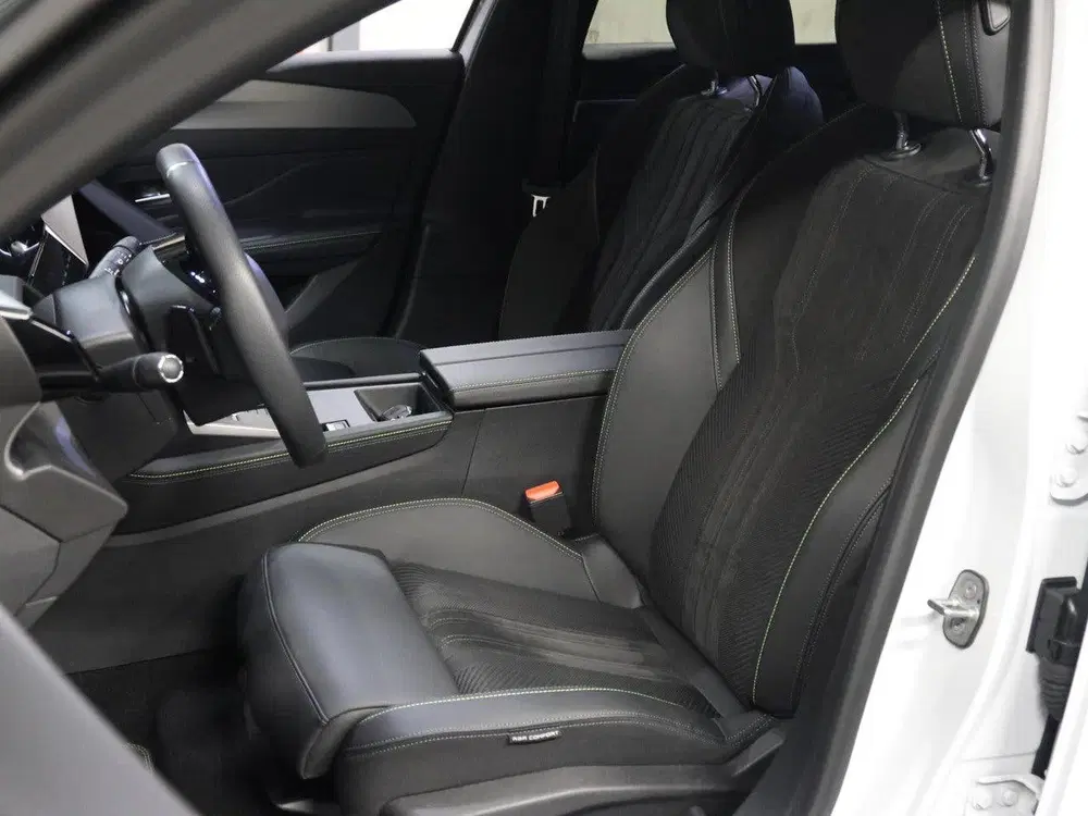 Peugeot 408 e-408 GT Avantage 58 kWh 210PK uit 2025, foto 14