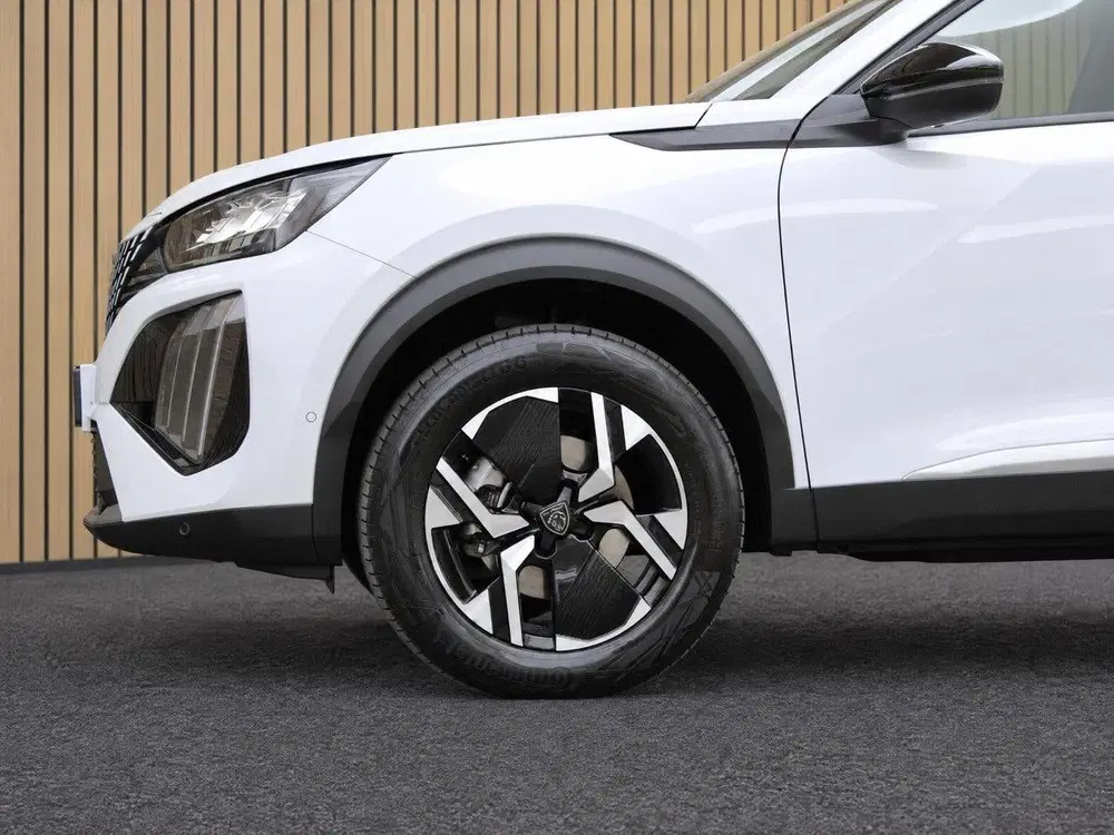 Peugeot 2008 1.2 Hybrid 145 Allure uit 2025, foto 12