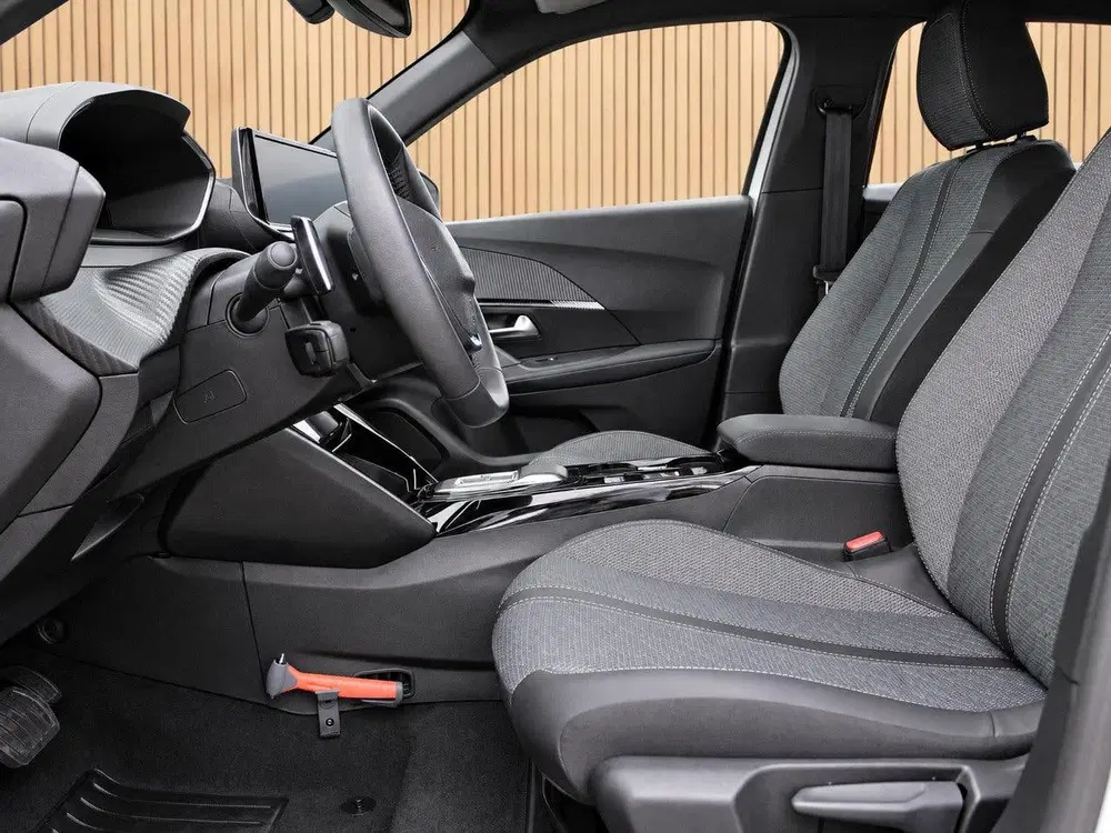 Peugeot 2008 1.2 Hybrid 145 Allure uit 2025, foto 13